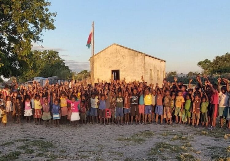Mianatra School and Children-blurred faces